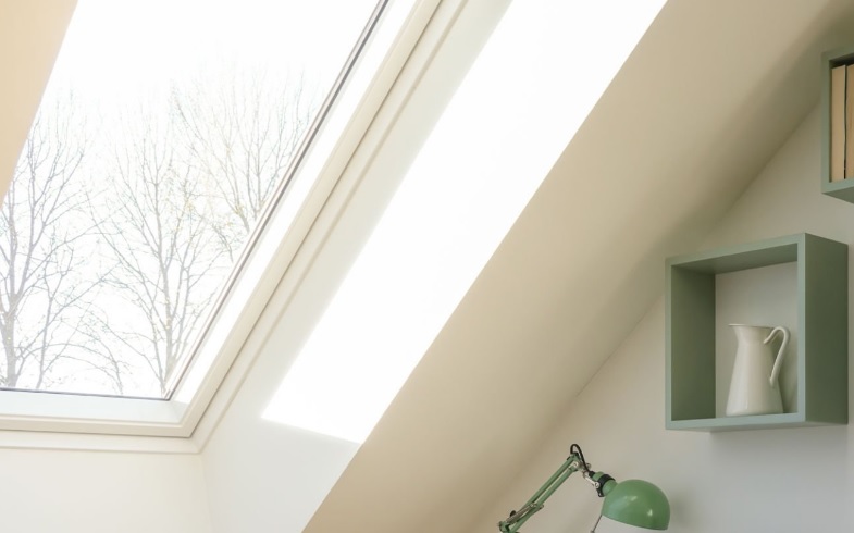 Jak wybrać okna dachowe FAKRO odpowiednie dla podkarpackiego stylu budownictwa?
