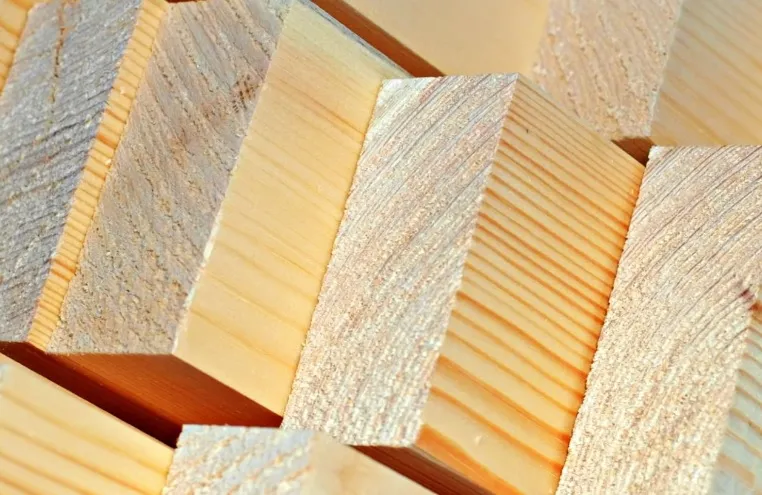 Jakie certyfikaty środowiskowe może posiadać drewno klejone?