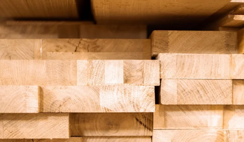 W jaki sposób drewno klejone przyczynia się do zrównoważonego budownictwa?