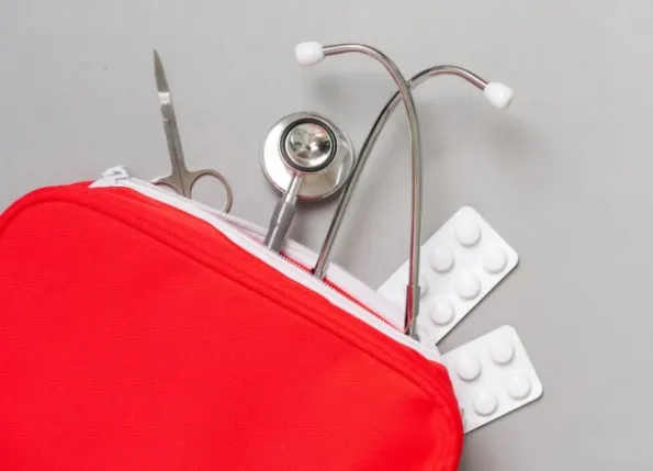 Jak przygotować apteczkę na rodzinne wakacje w górach?